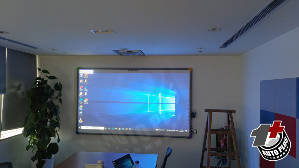 Office meeting room Ultra Short Throw(Projector)